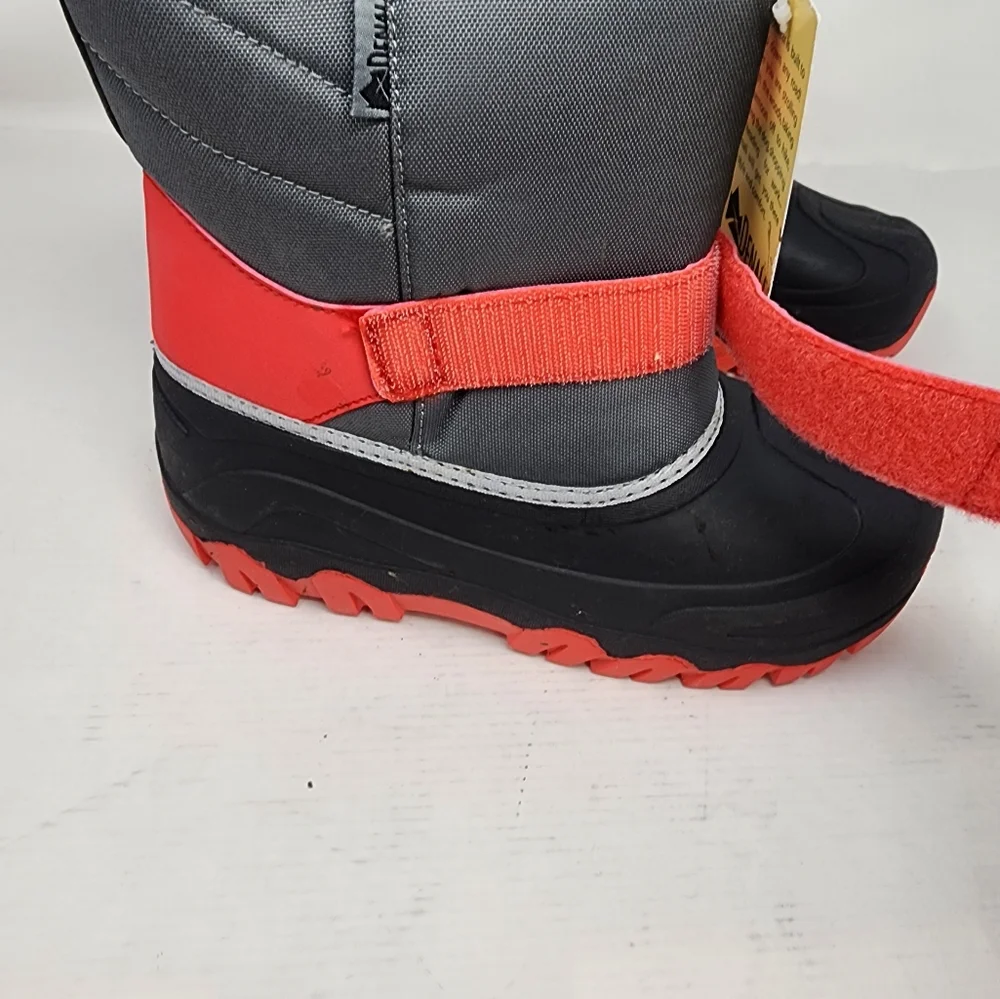 New Denali Snow Boots Black Grey Red Winter‎ Boots NWT Unisex Youth Size 5